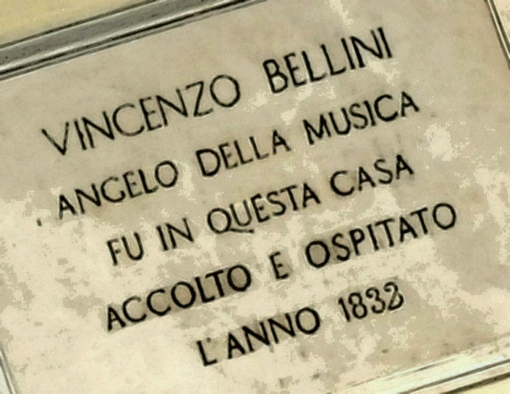 Dimora Bellini - Residenza D'epoca Alojamento de Acomodação e Pequeno-almoço 2*
